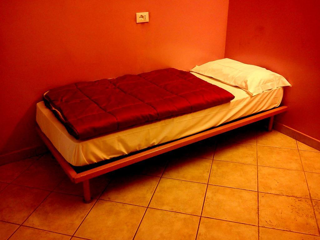 Youth Meeting Home Florencia Habitación foto