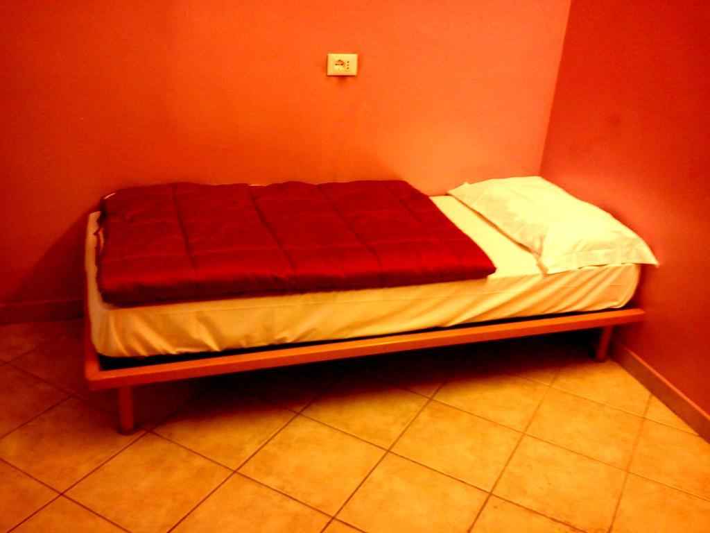 Youth Meeting Home Florencia Habitación foto