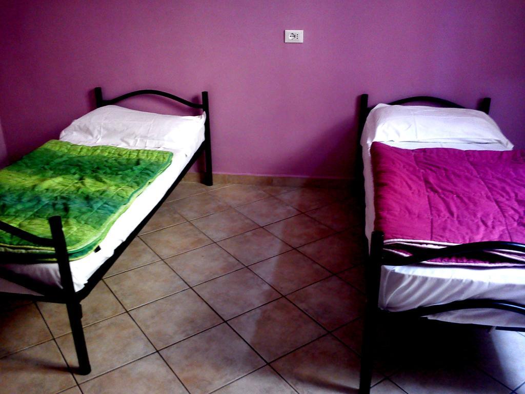 Youth Meeting Home Florencia Habitación foto