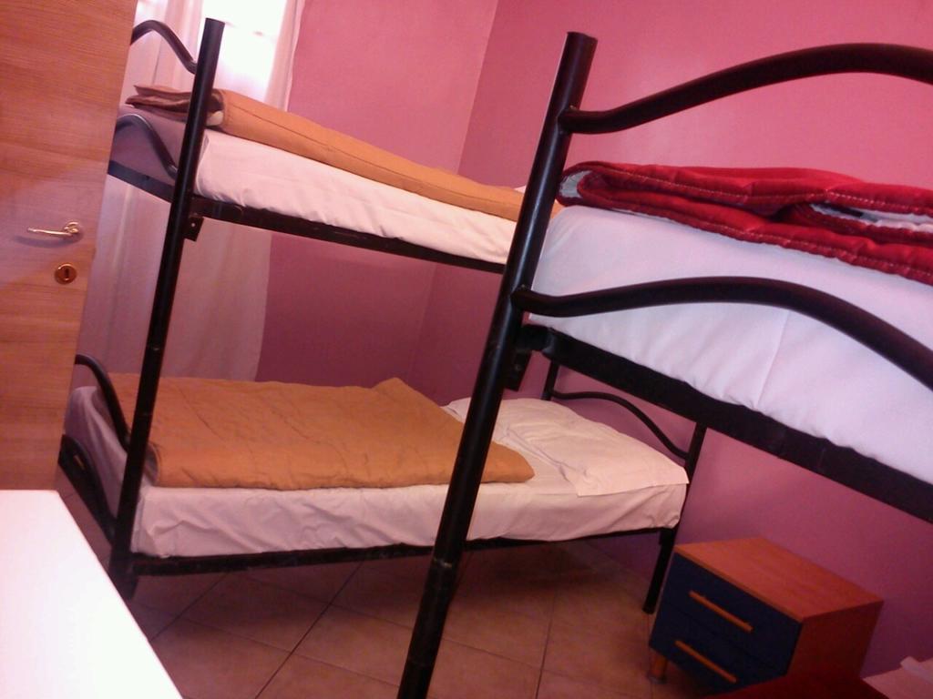 Youth Meeting Home Florencia Habitación foto